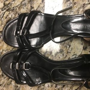 Black Enzo Angiolini sandals US6